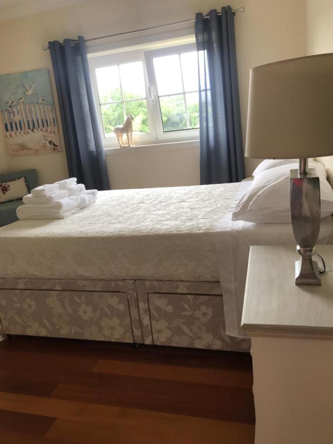 Camelias Bed & Breakfast กิมาไรส์ ภายนอก รูปภาพ