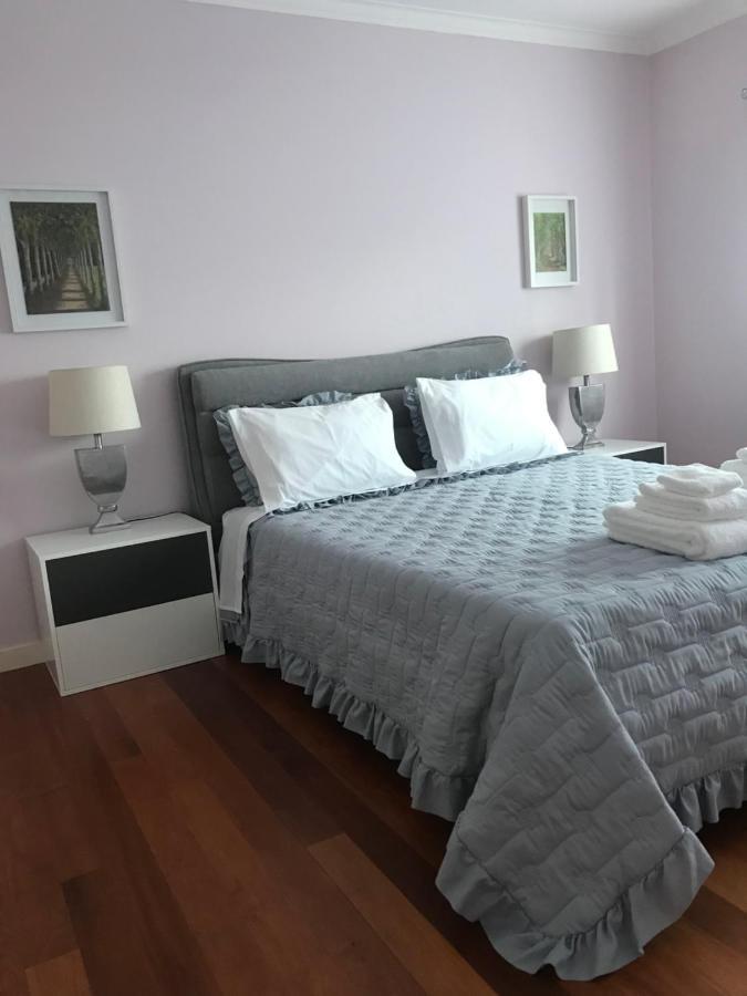 Camelias Bed & Breakfast กิมาไรส์ ภายนอก รูปภาพ